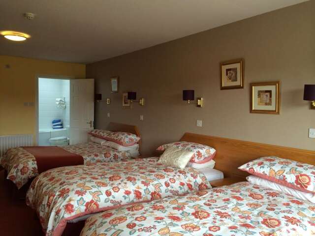 Отели типа «постель и завтрак» Glenmore House Сордс-43